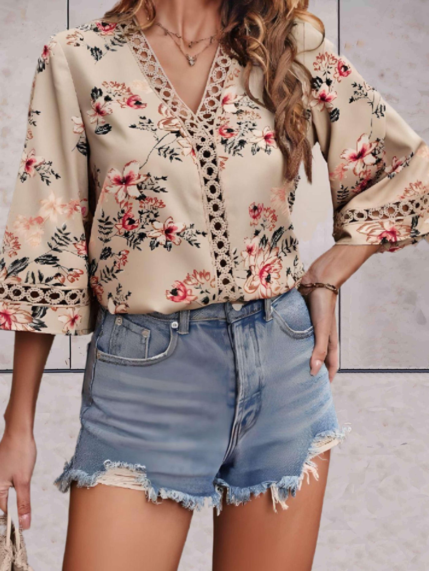 Noelle | Soft Bloom Bluse mit V-Ausschnitt