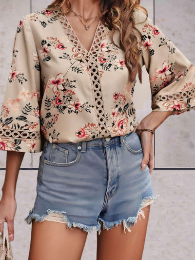 Noelle | Soft Bloom Bluse mit V-Ausschnitt