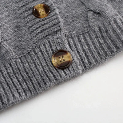 Cadence | Stilvoller kurzer Zopfmusterpullover