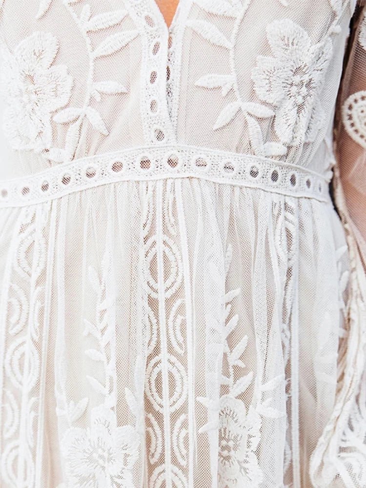 Briony | Fließendes Maxikleid aus Boho-Spitze