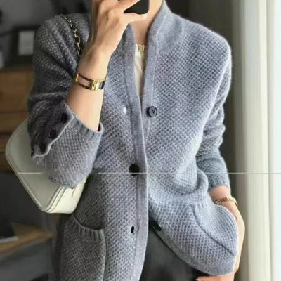 Tove | Gemütliche gerippte Strickjacke mit Knopfleiste