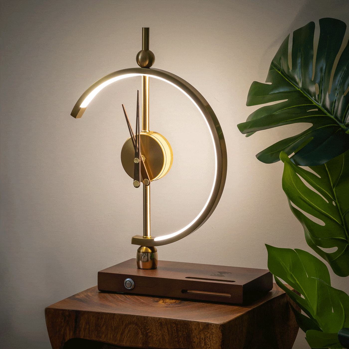 Phare | Retro-Inspired Clock Table Lamp