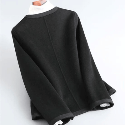 Chic Strickjacke mit Kontrastbesatz und Knöpfen