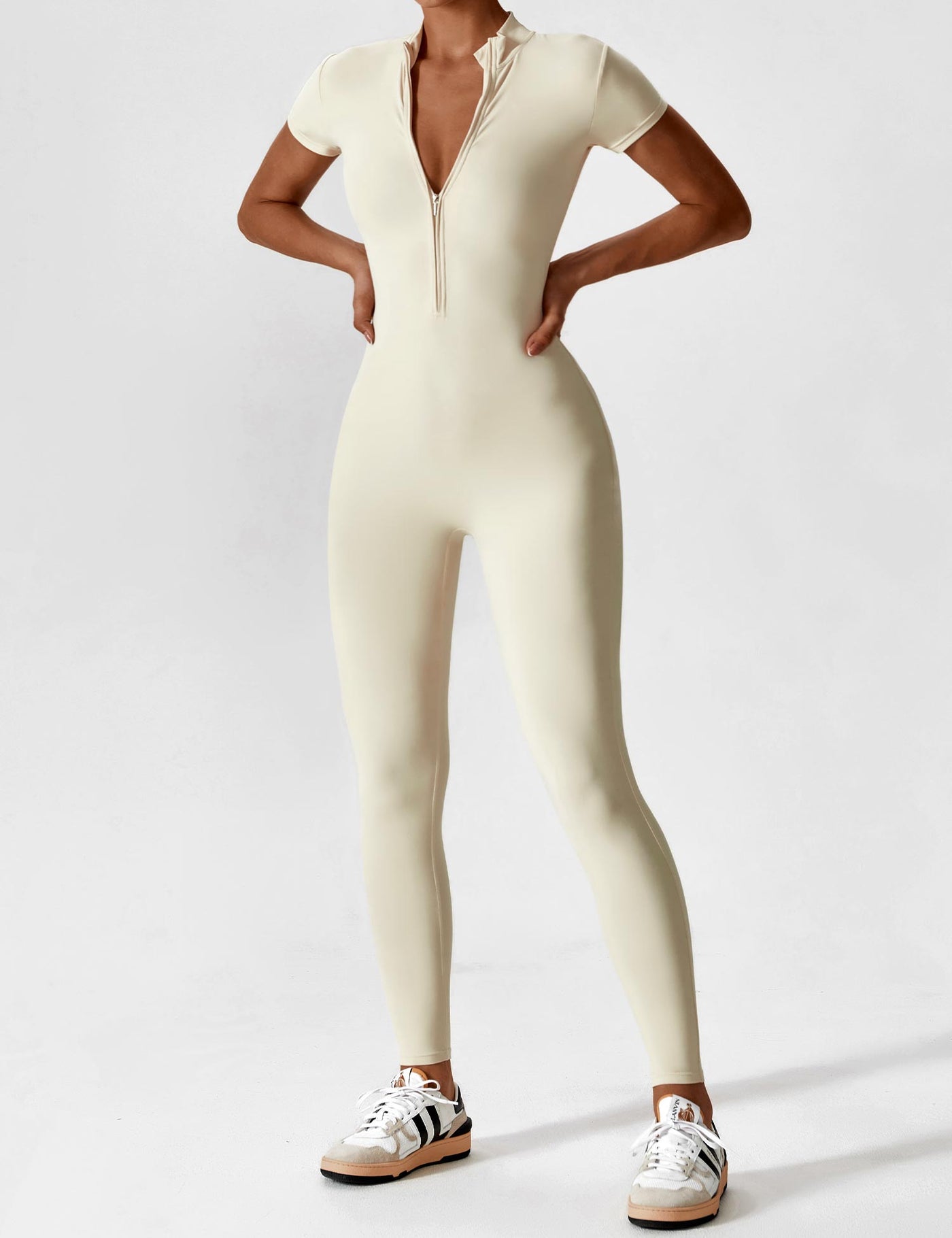 Brooke | Taillierter Einteiler